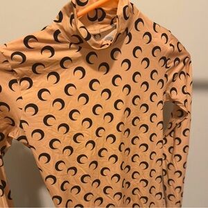 Marine serre tan turtle neck